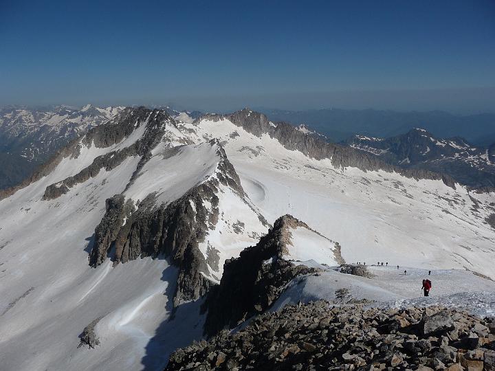 Aneto 044.jpg - Il y a du monde qui suit